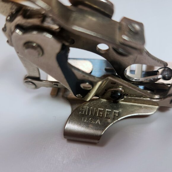 Singer Ruffler Foot Attachment 120598 Gathering Foot Low Shank Part - Picture 3 of 7